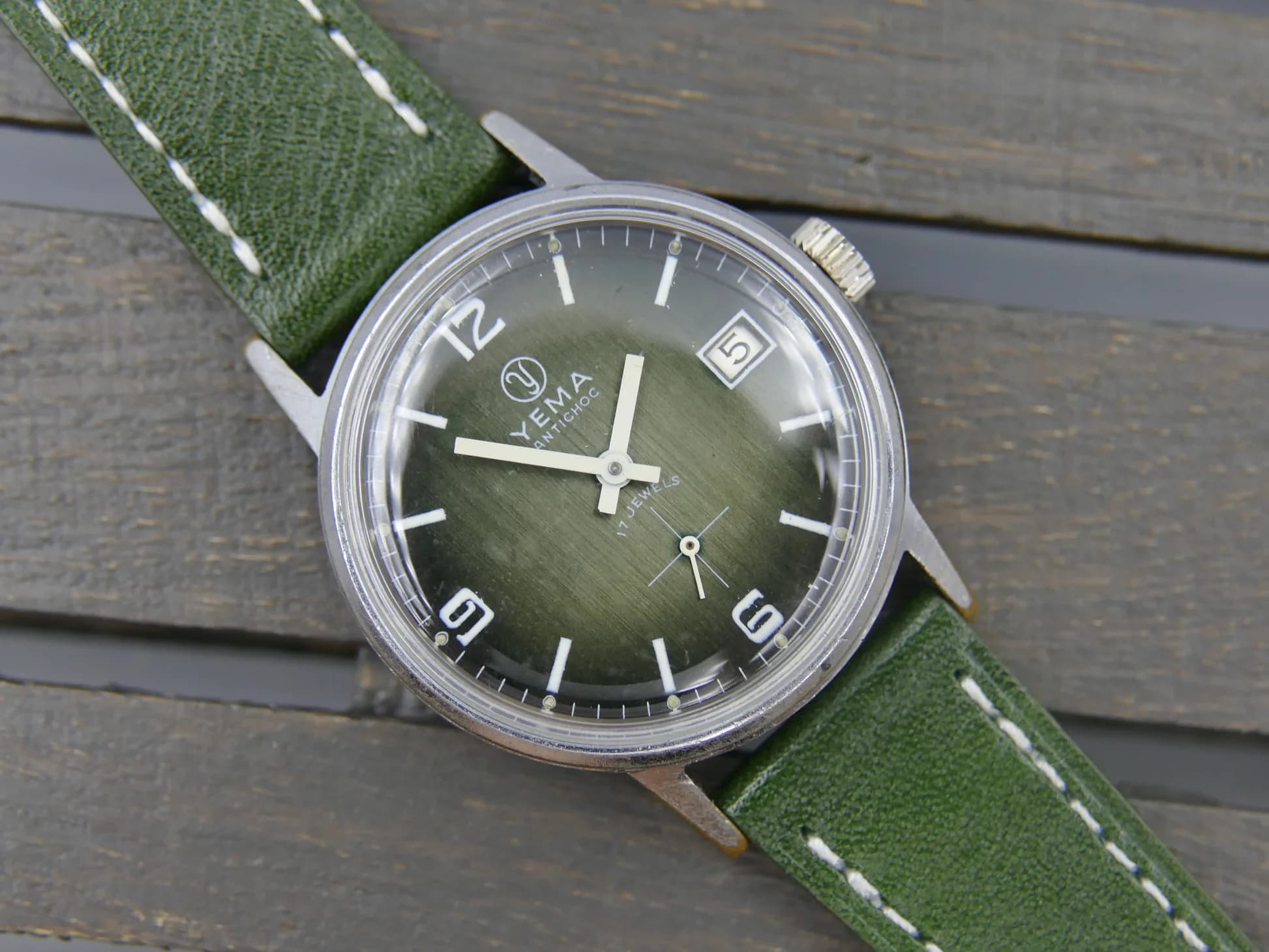 Yema 70s vintage watch green hand wind Cupillard – Ref. 233-69, Gebraucht – Bild 1/20