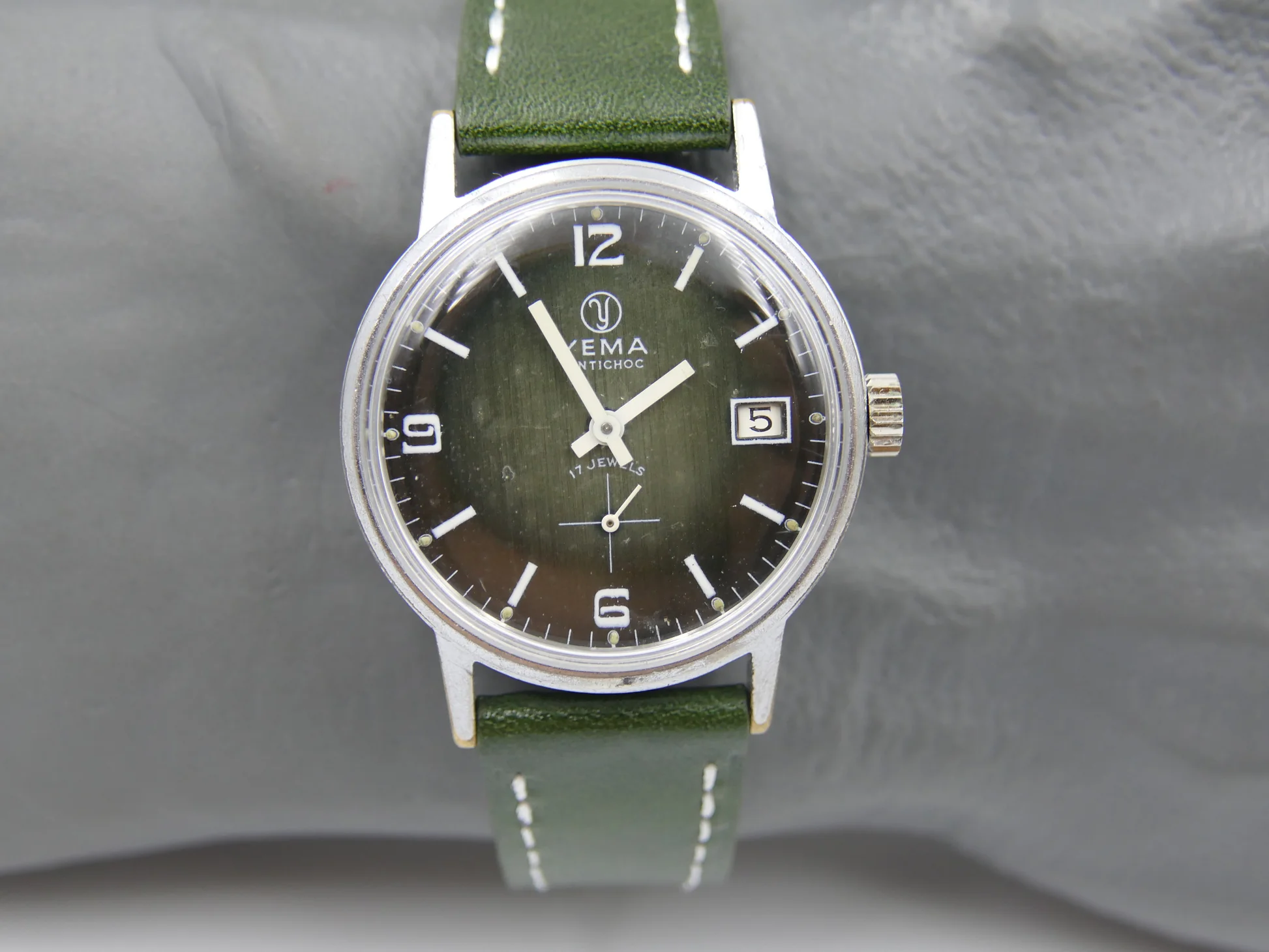 Yema 70s vintage watch green hand wind Cupillard – Ref. 233-69, Gebraucht – 15/20