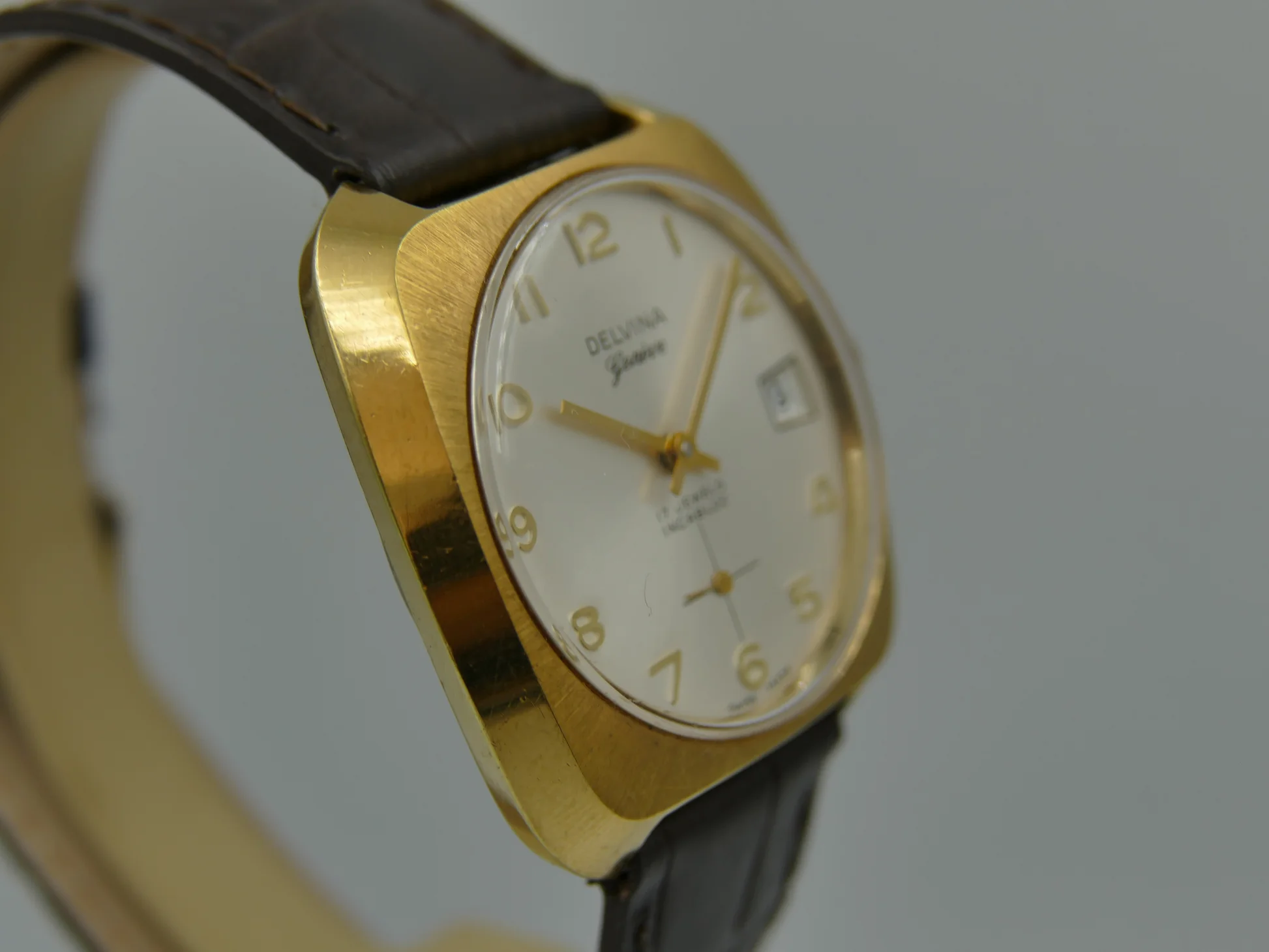 Delvina Geneve – Ref. 3341, Wie neu – 6/22