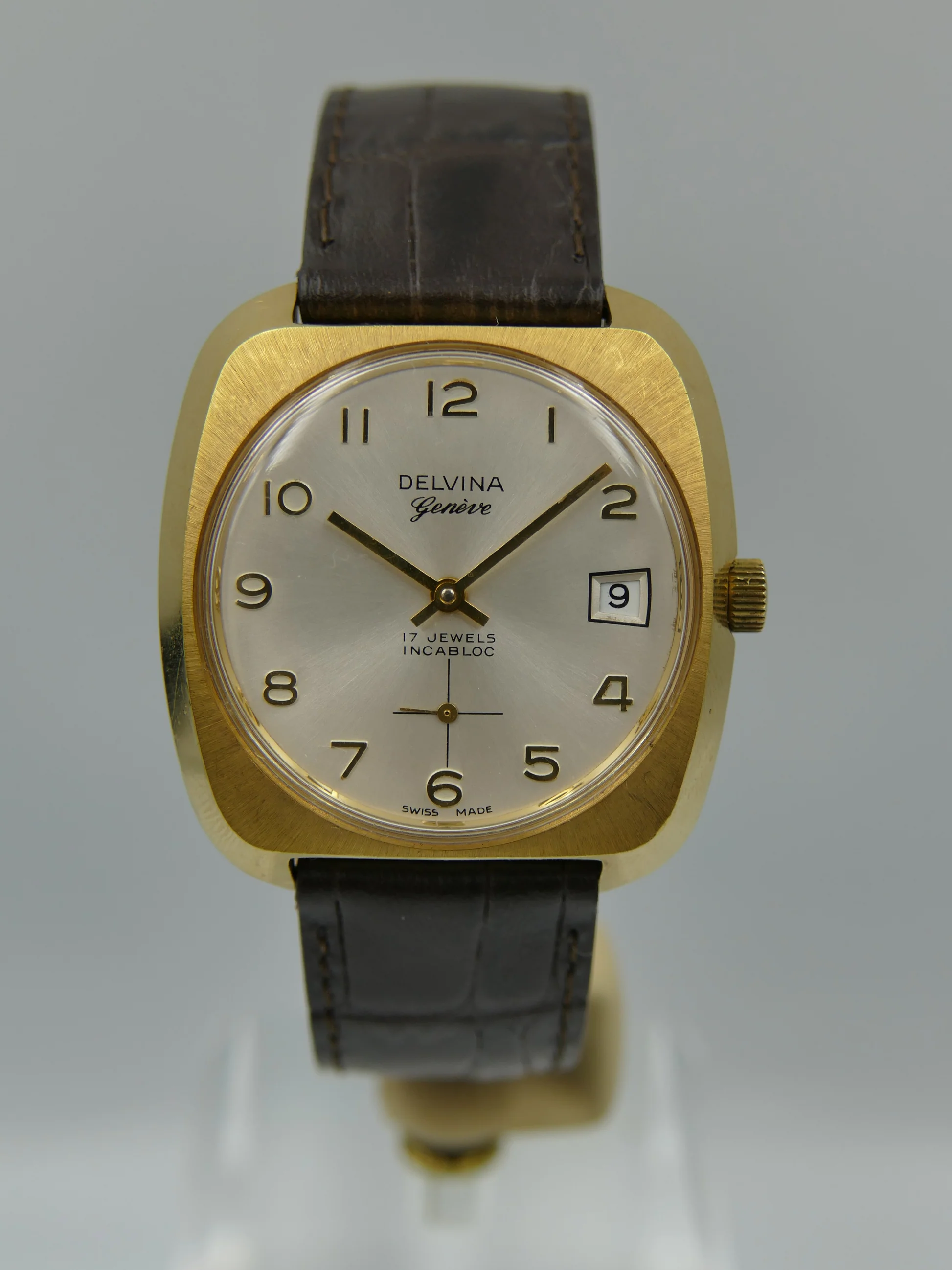 Delvina Geneve – Ref. 3341, Wie neu – 7/22