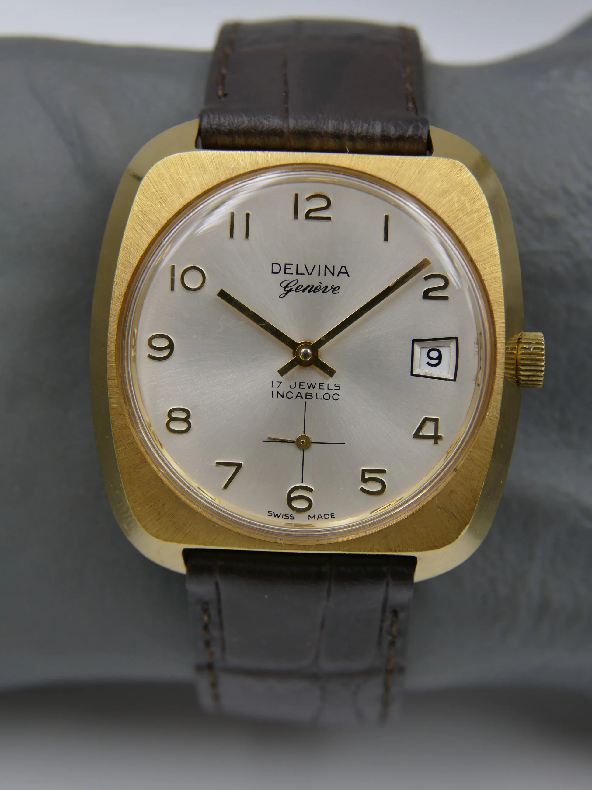 Delvina Geneve – Ref. 3341, Wie neu – 9/22