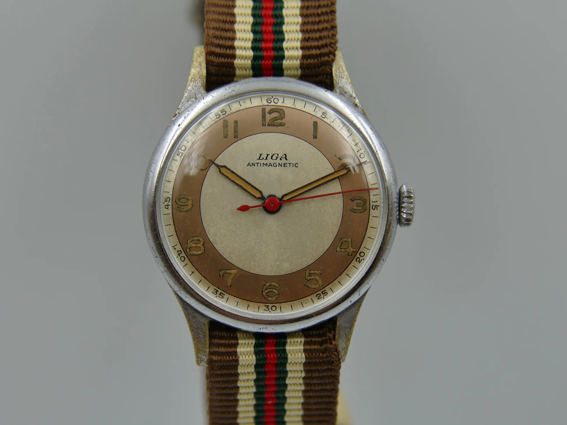 LIGA Military – Gebraucht – 4/22