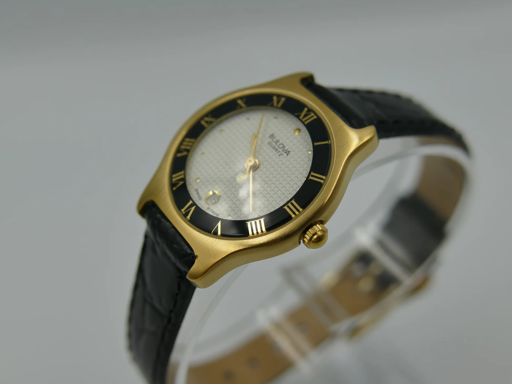 Bulova Roman Numeral – Ref. 97MO5, good – 14/20