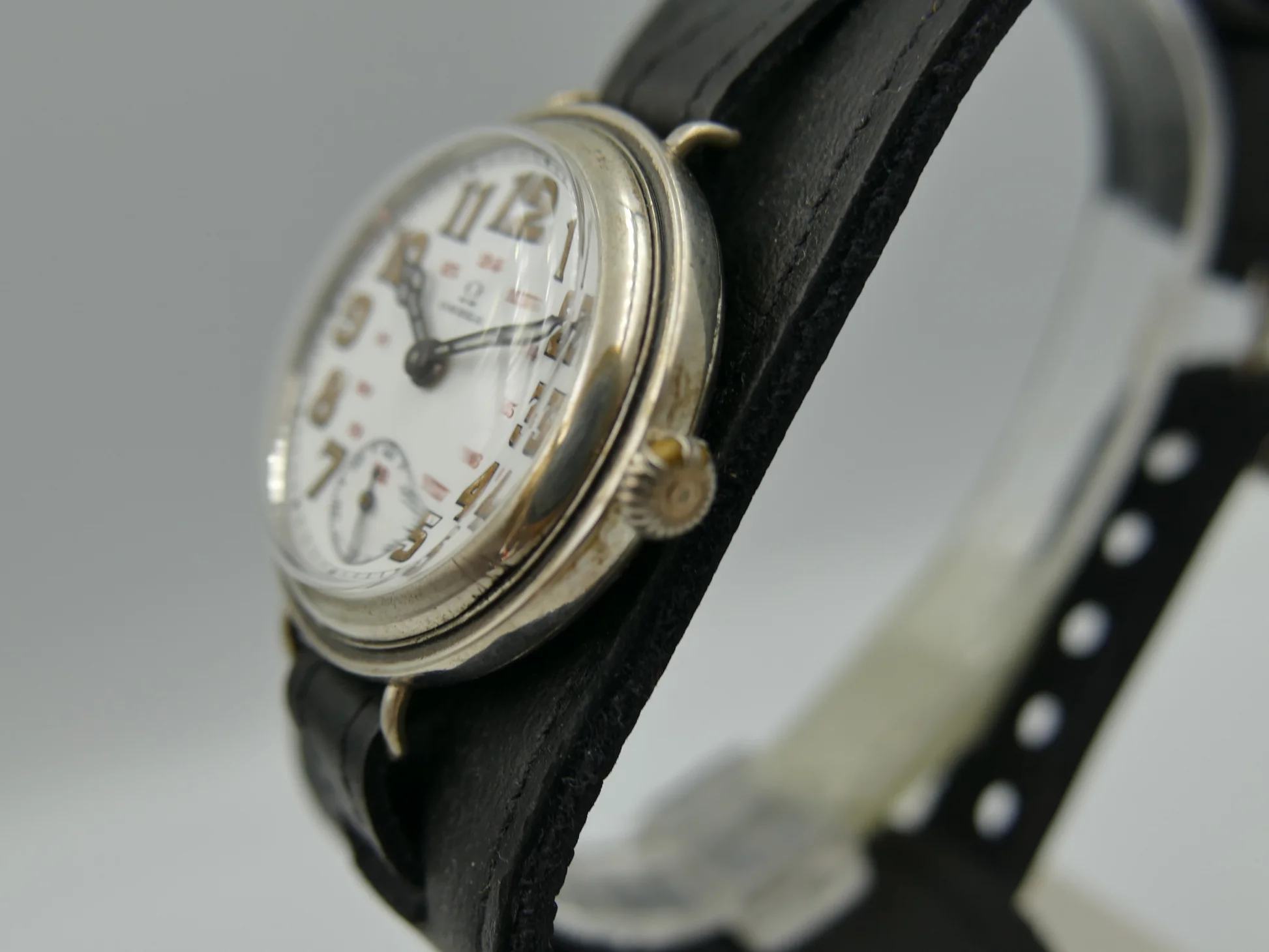 Omega Trench Watch – Ref. 568.13, used – 6/25