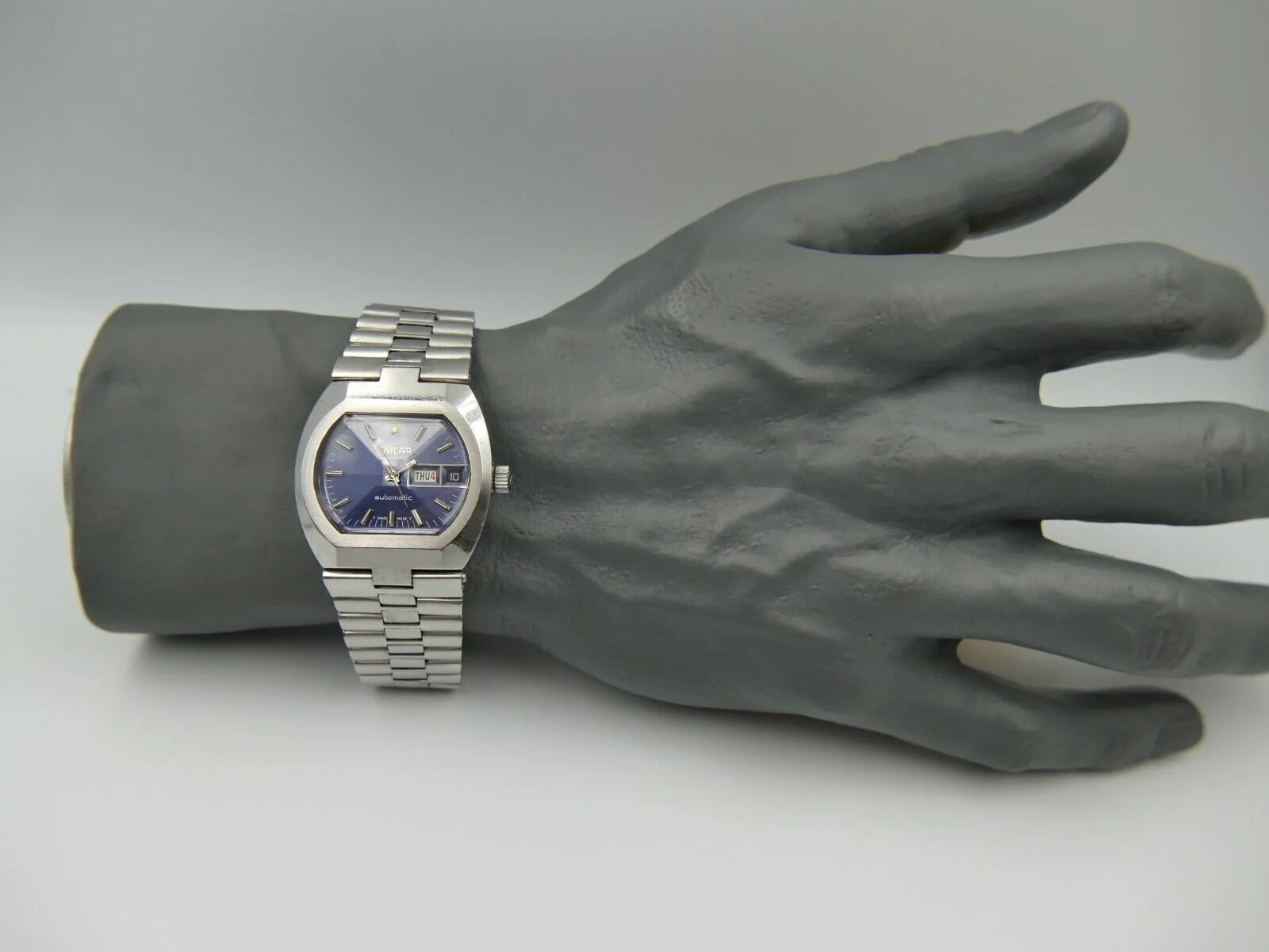 Enicar 70's vintage watch ref. day date automatic cal. AR 167 D – Ref. 167-17-02, used – 12/19