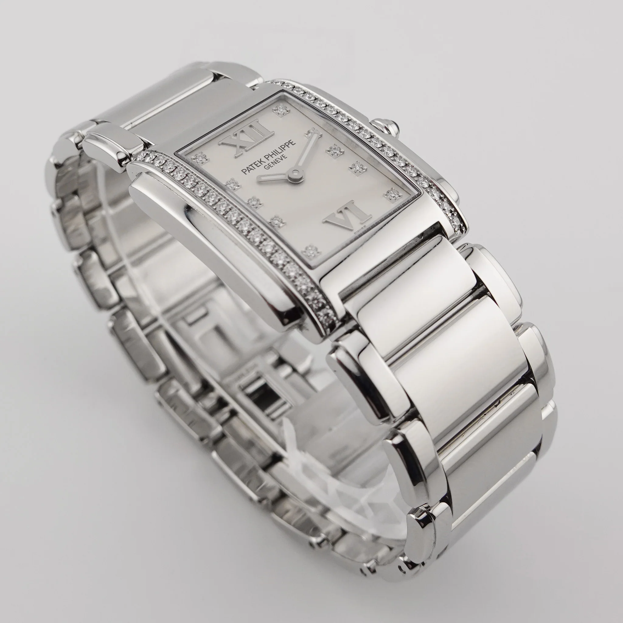 Patek Philippe Twenty-4 – Ref. 4910, Sehr gut – 6/6
