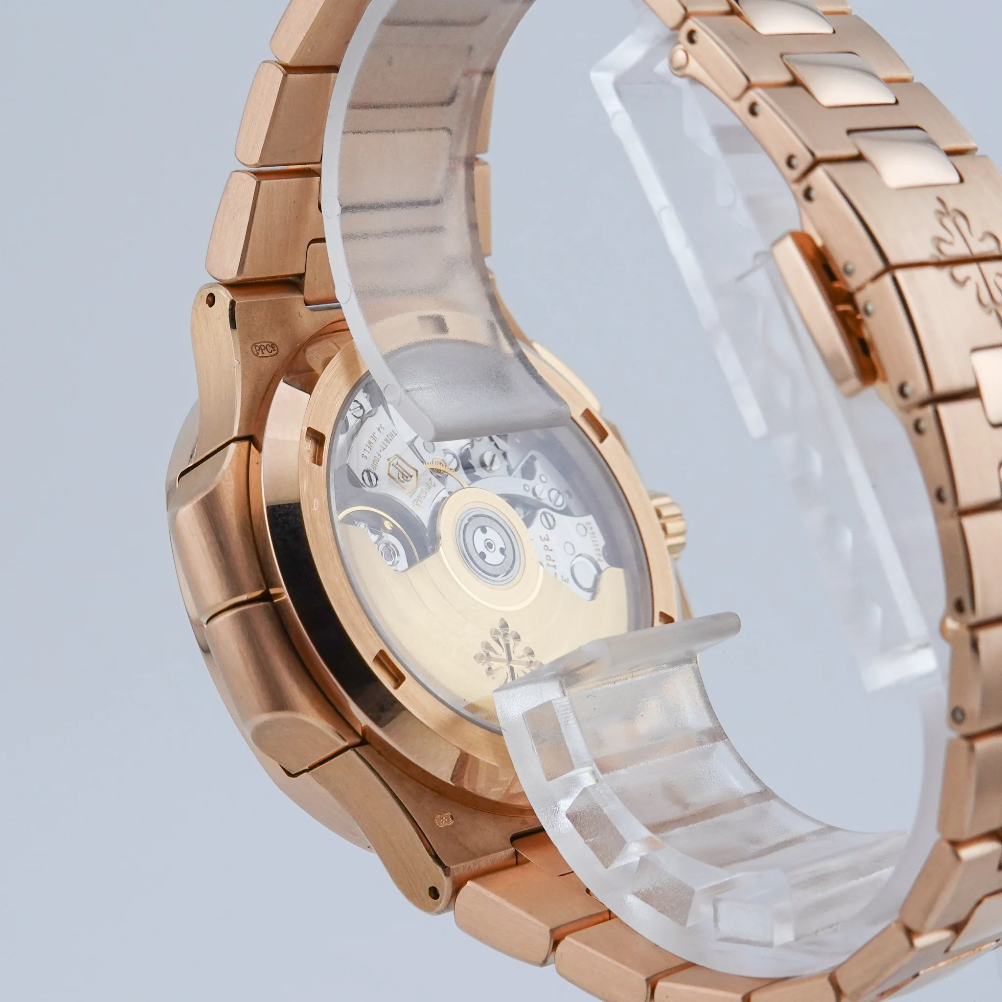Patek Philippe Nautilus – Ref. 5990/1R-001, Wie neu – 7/8
