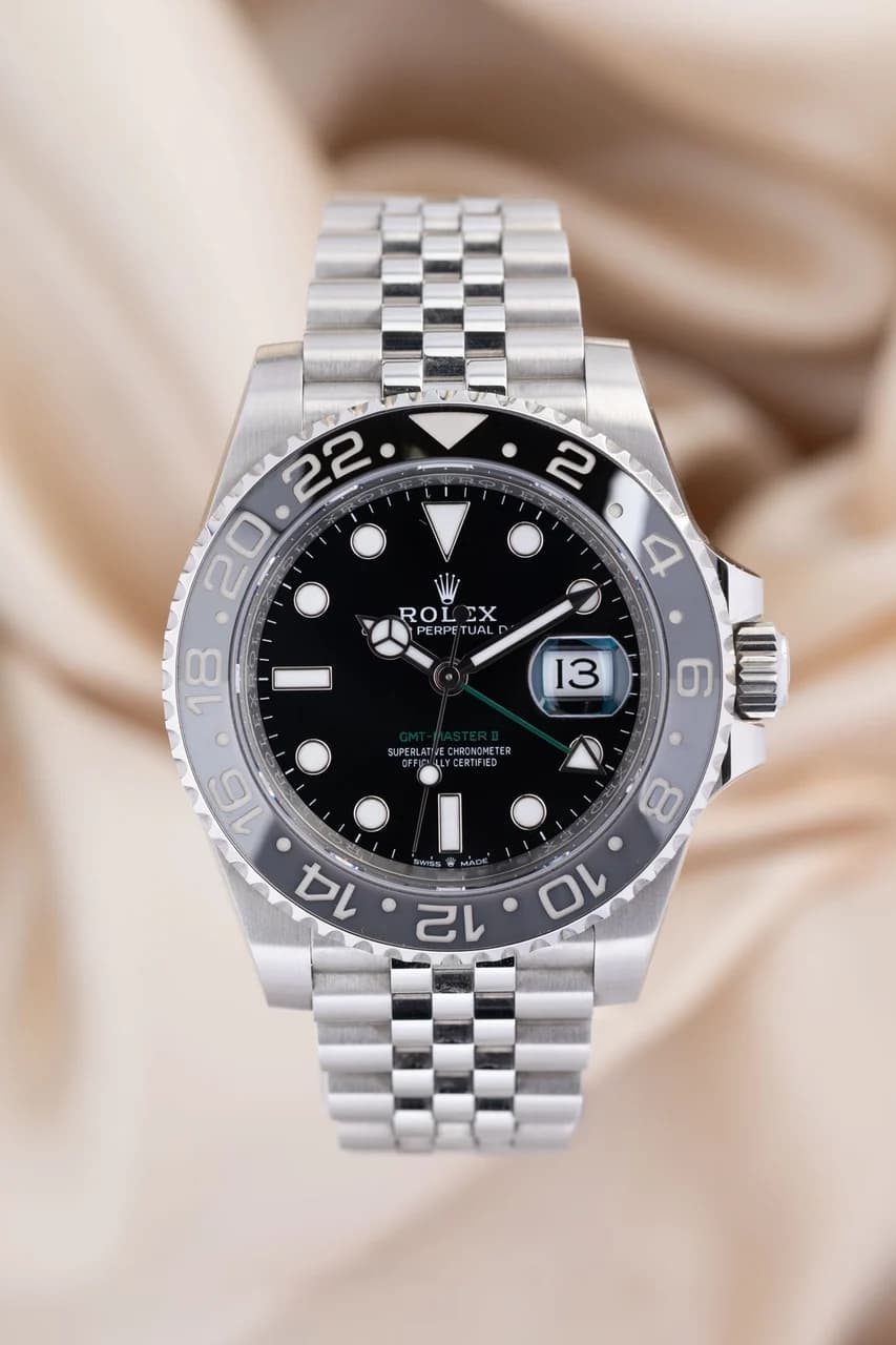 Rolex GMT-Master II – Ref. 126710GRNR, Sehr gut – Bild 1/10