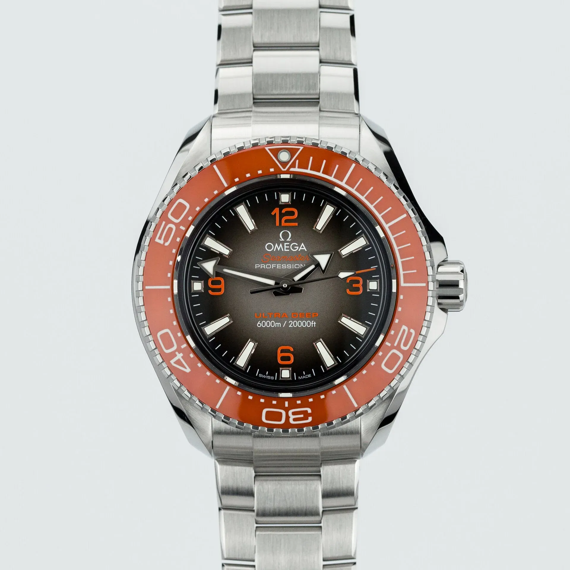 Omega Seamaster Planet Ocean – Ref. 215.30.46.21.06.001, Neu