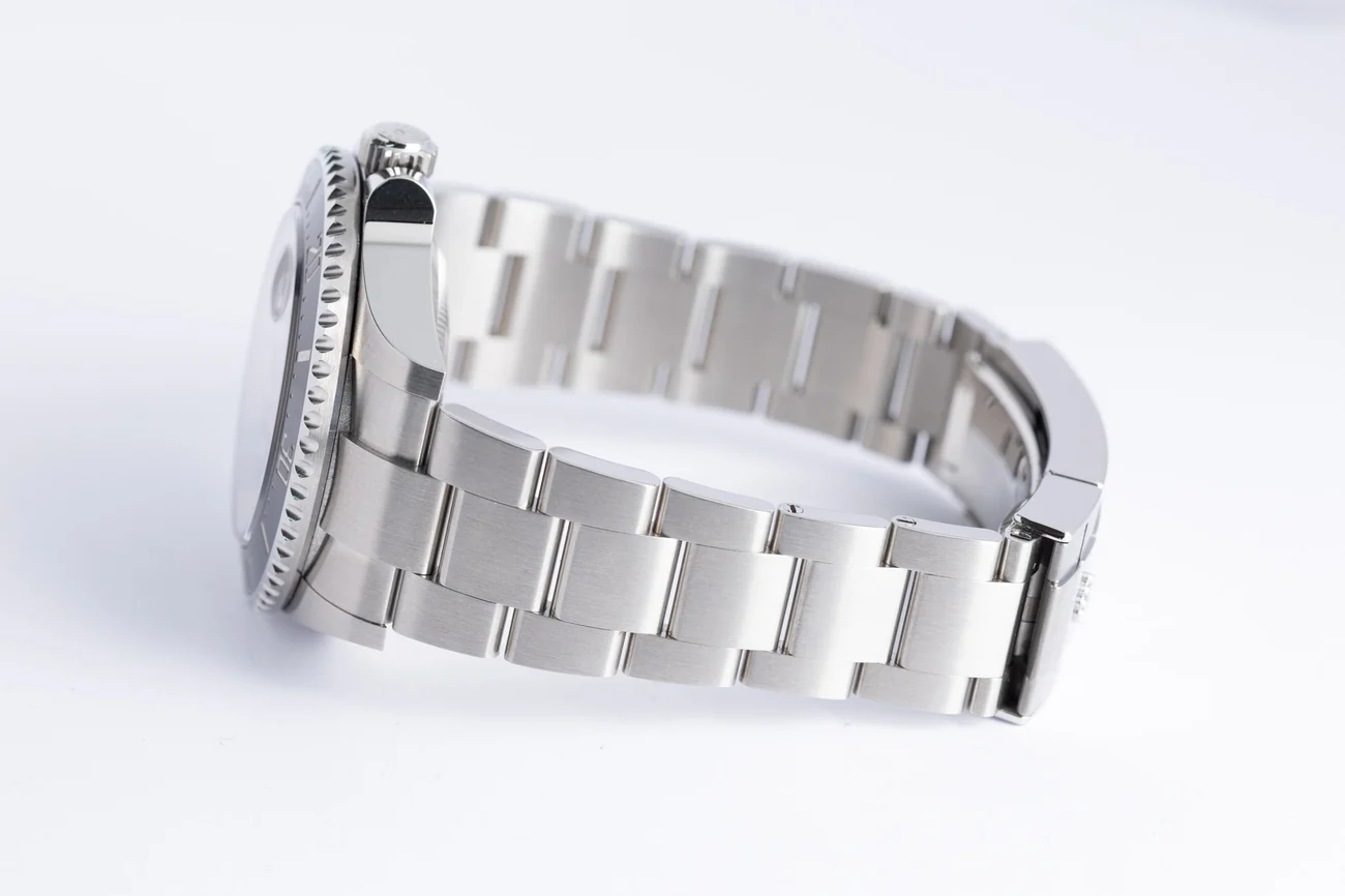 Rolex Sea-Dweller – Ref. 126600, very good – 7/10
