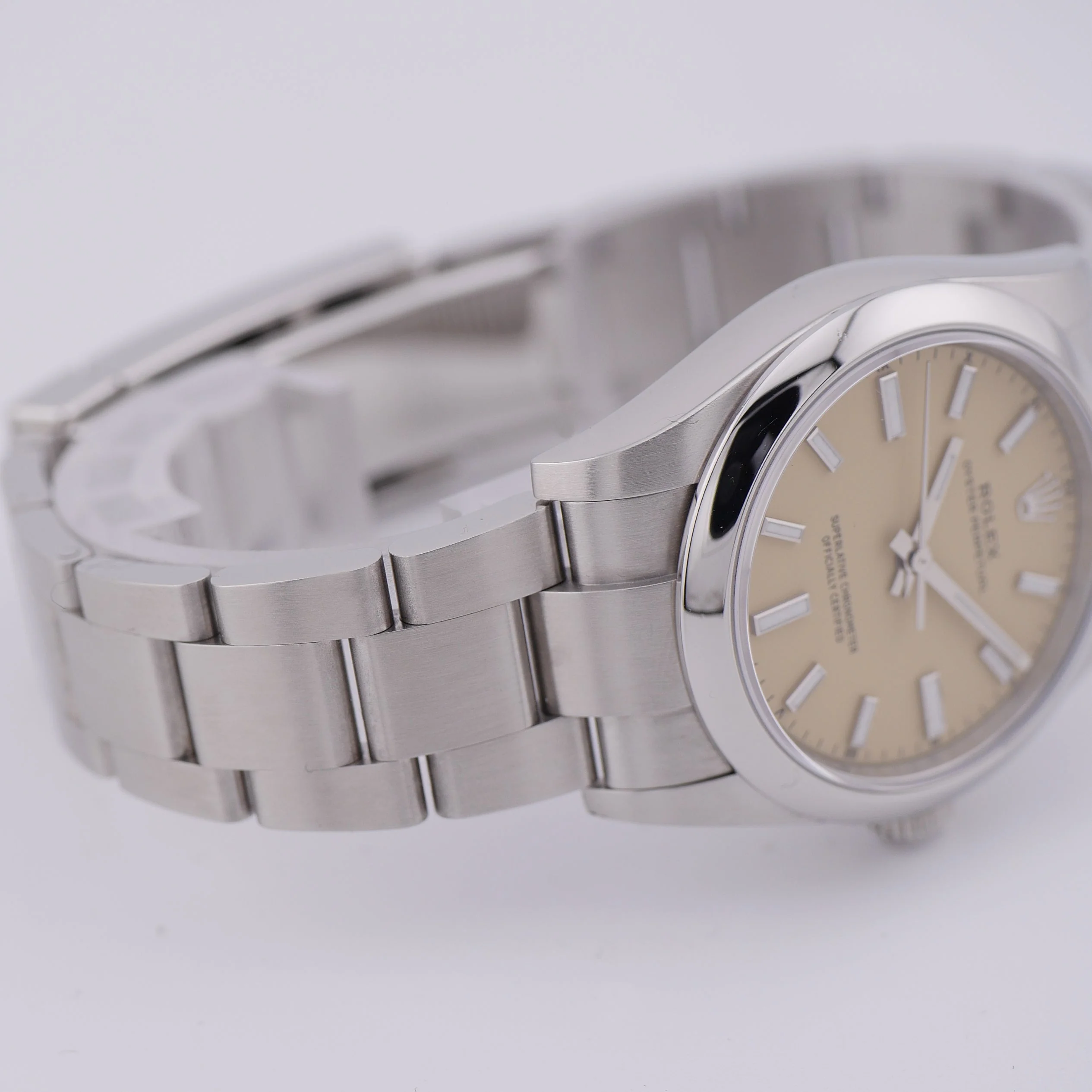 Rolex Oyster Perpetual – Ref. 124200, Sehr gut – 6/8