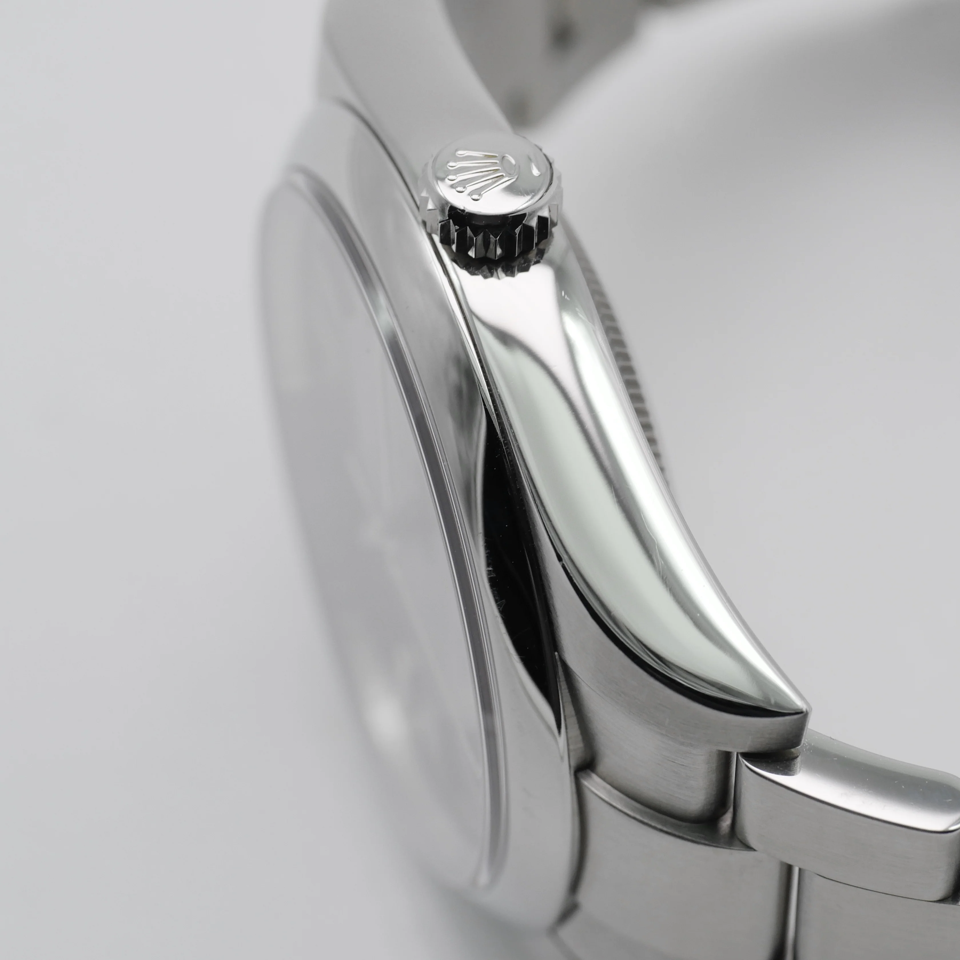Rolex Oyster Perpetual – Ref. 114300, Sehr gut – 5/10