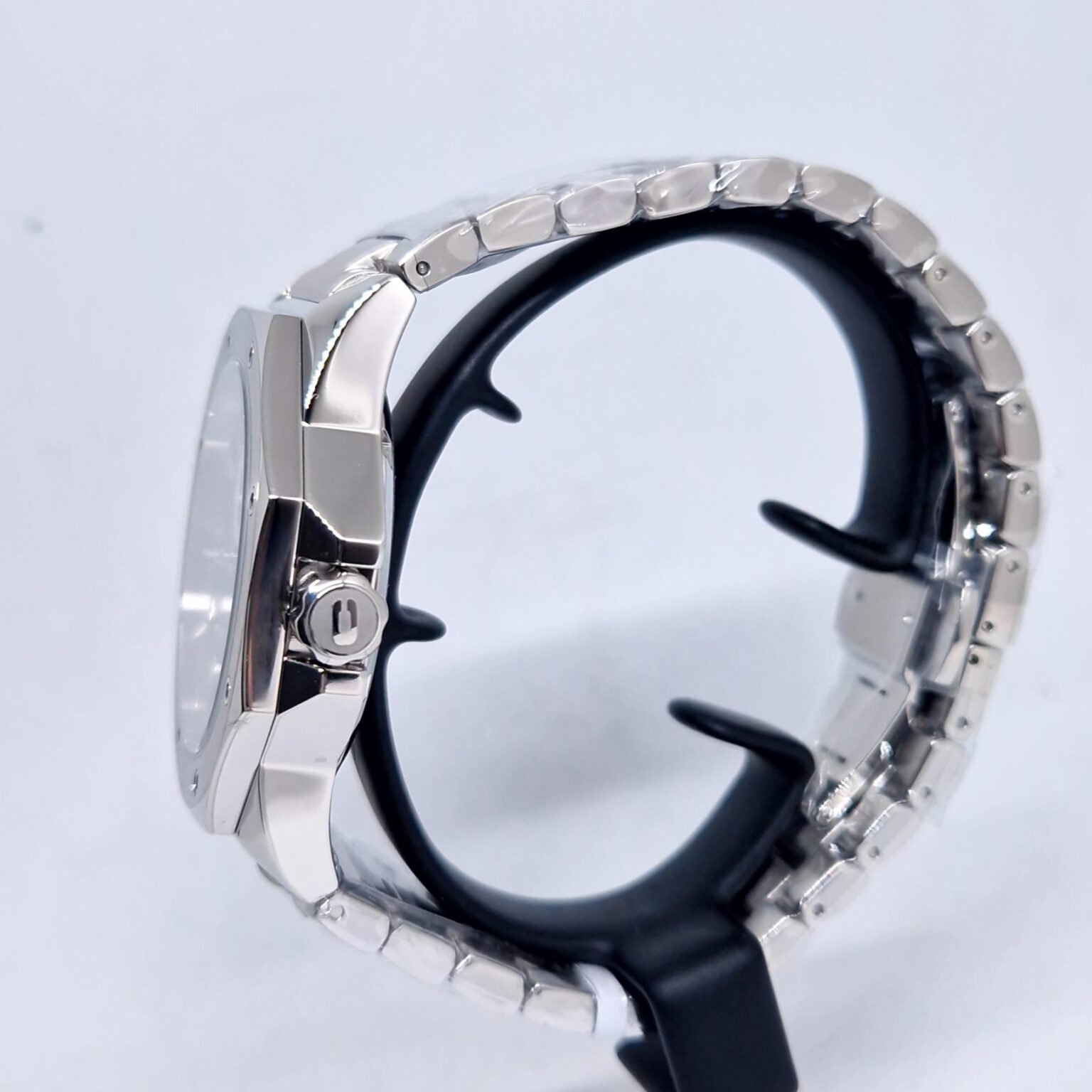 Cornavin Downtown Open Heart – Ref. OH.02.B, Neu – 5/9
