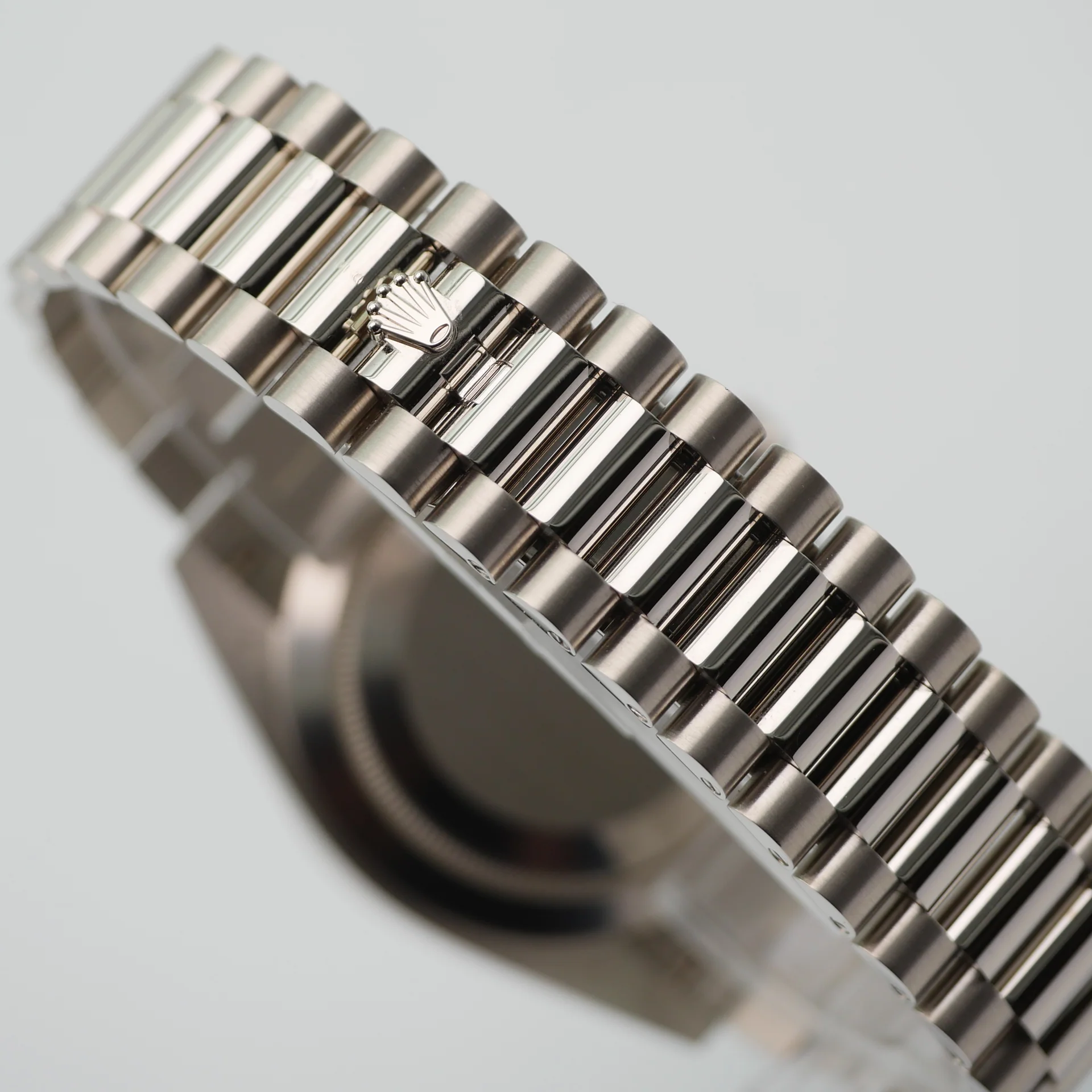 Rolex Day-Date 40 – Ref. 228239, Wie neu – 5/5