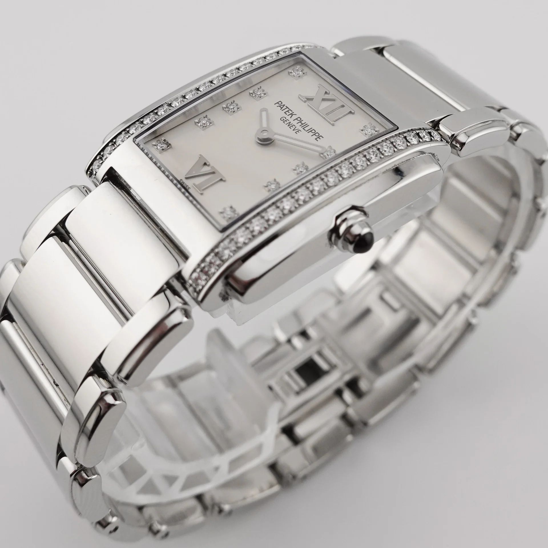 Patek Philippe Twenty-4 – Ref. 4910/10A-011, very good – 5/5