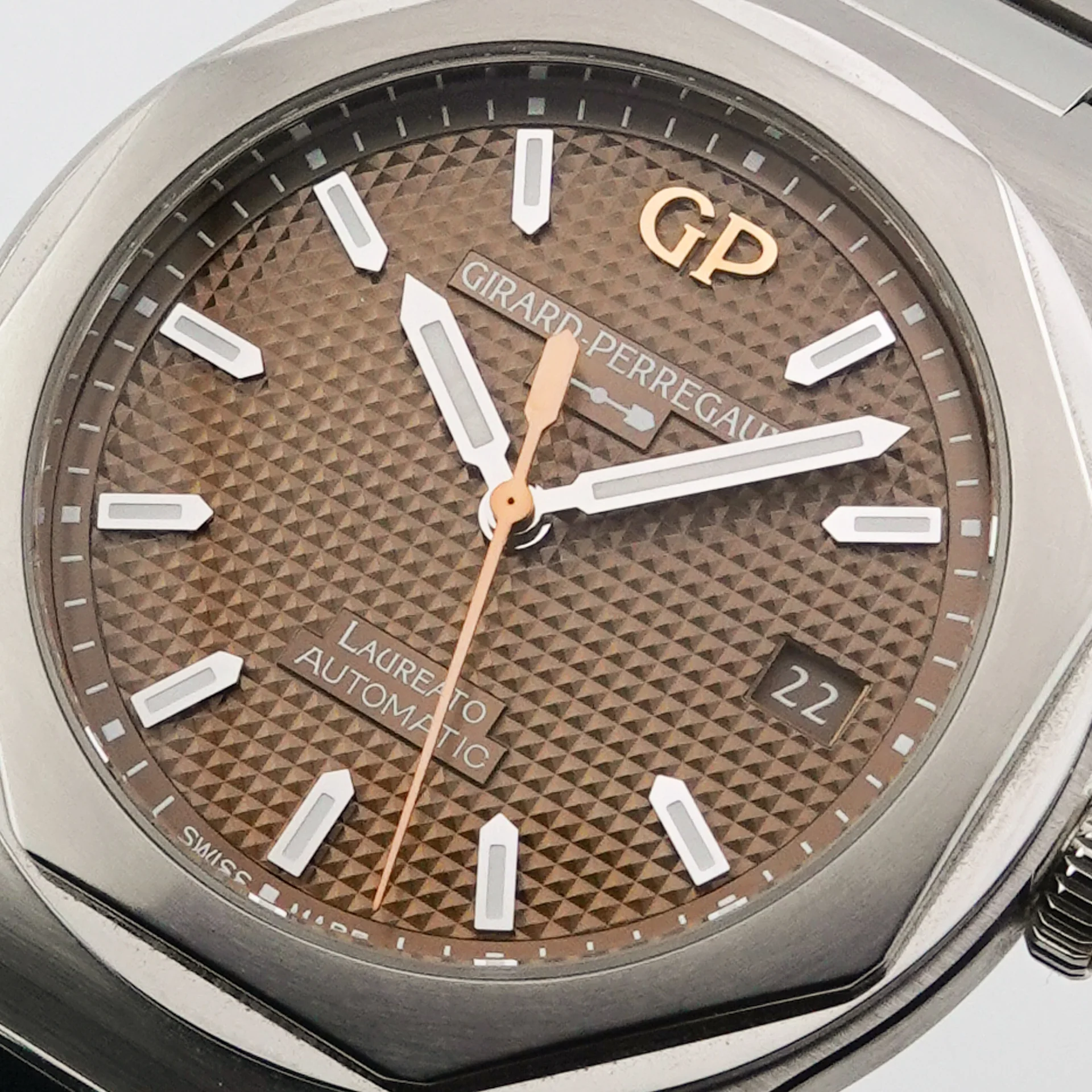 Girard Perregaux Laureato – Ref. 81005-11-3154-1CM, Wie neu – 4/5