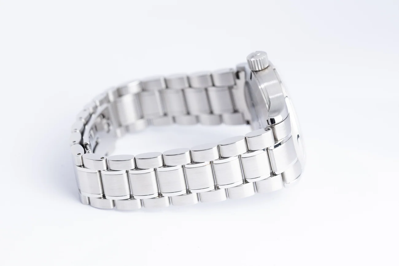 Omega Classic – Ref. 52038000, very good – 8/9