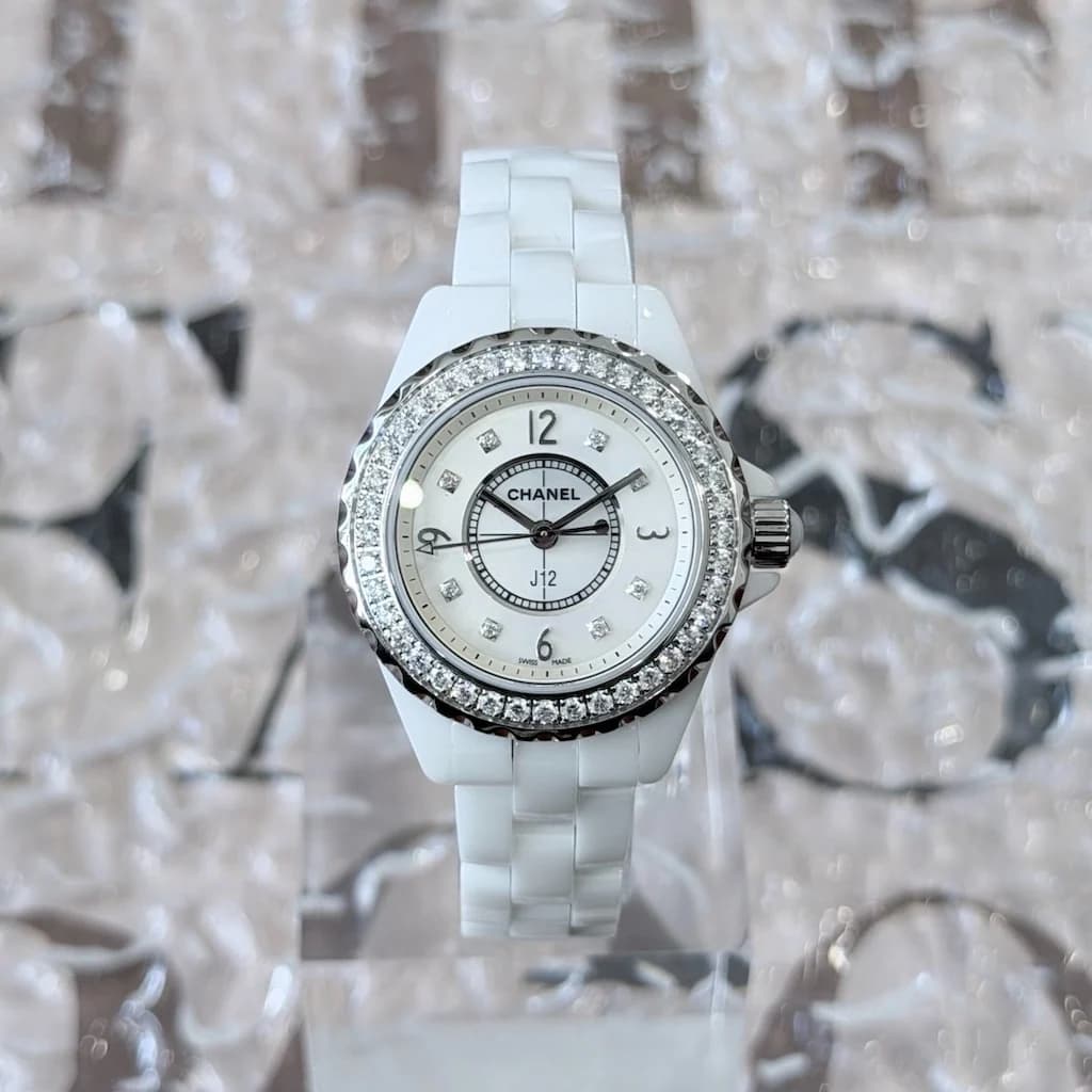 Chanel J12 – Ref. H2572, very good