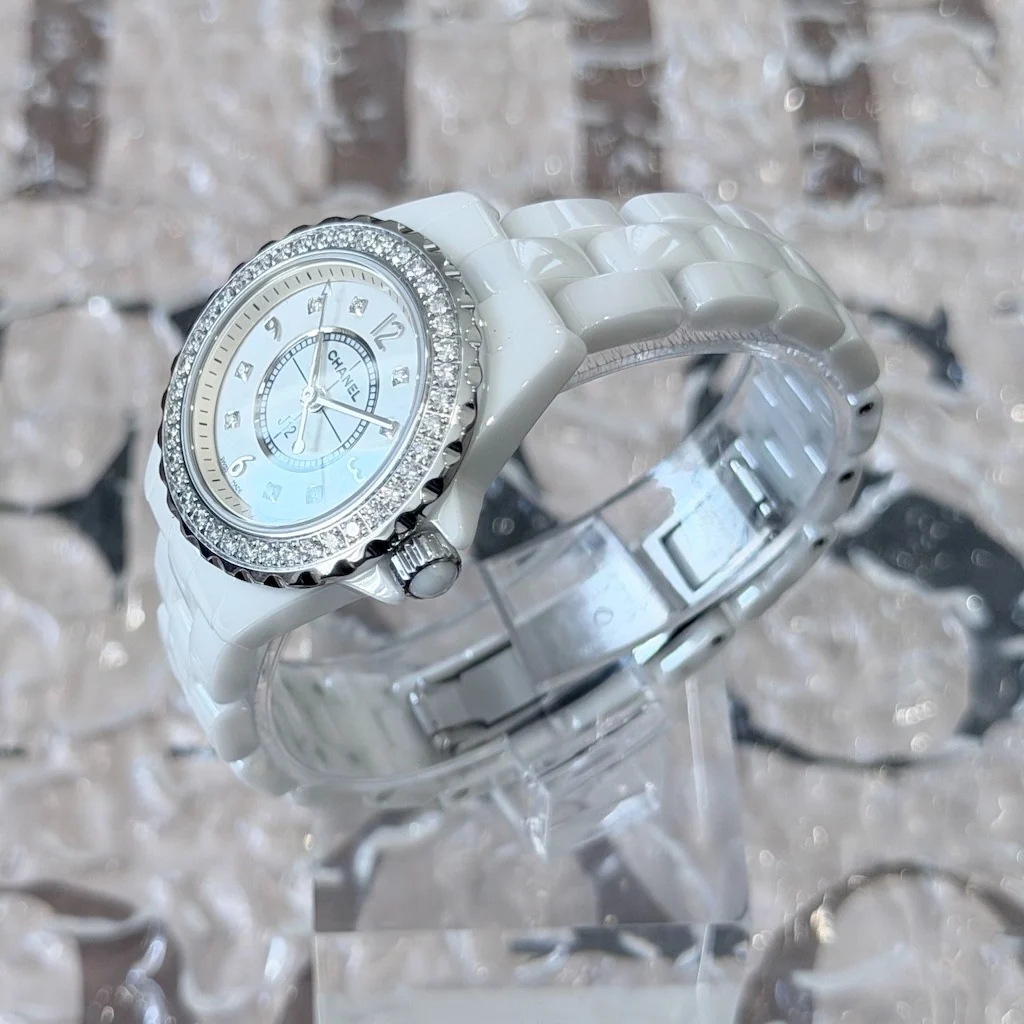 Chanel J12 – Ref. H2572, very good – 2/6