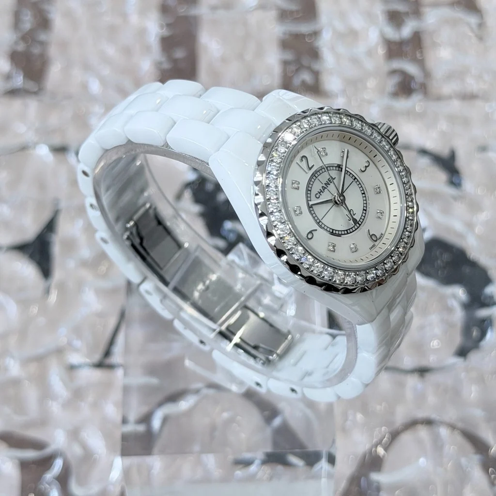 Chanel J12 – Ref. H2572, very good – 3/6