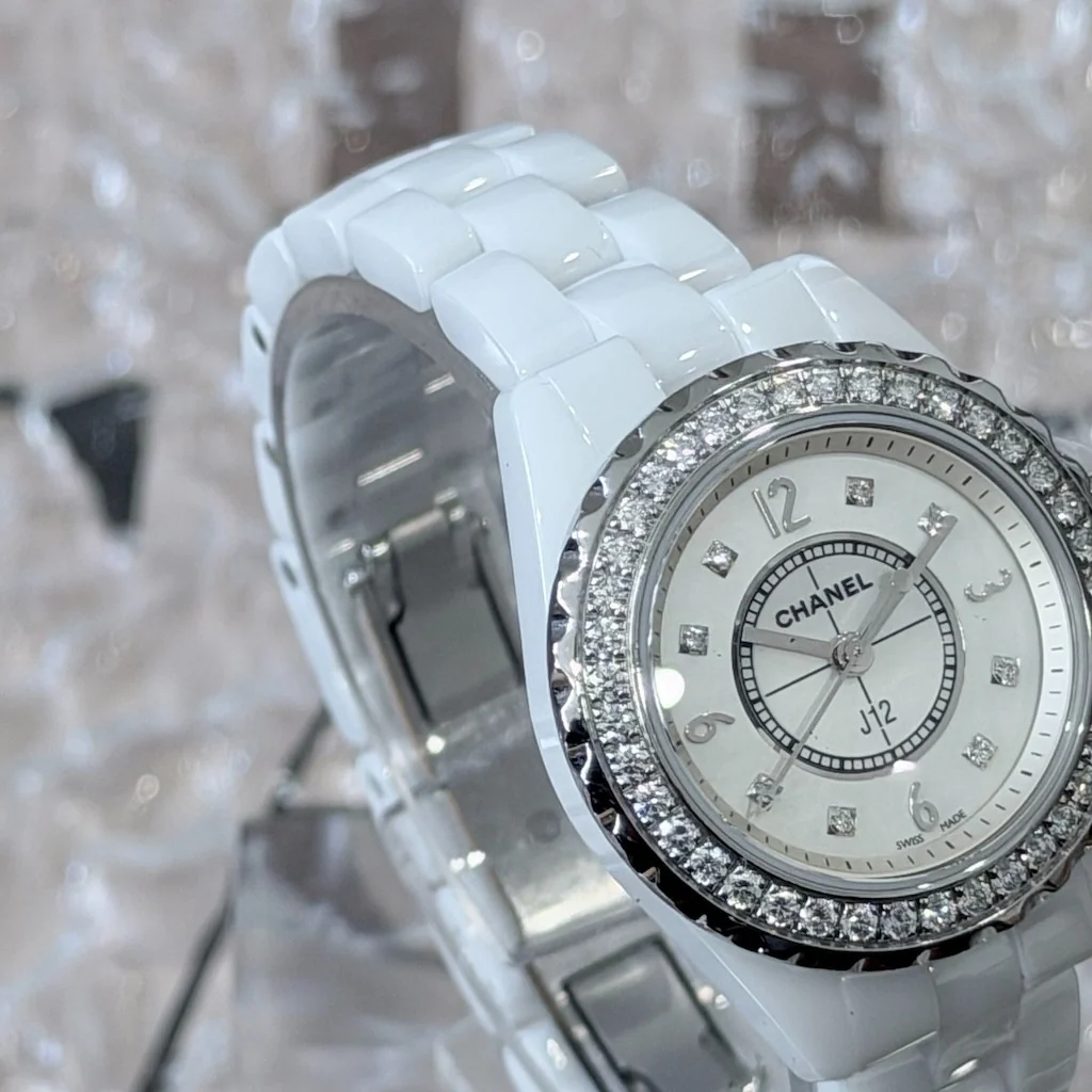 Chanel J12 – Ref. H2572, very good – 6/6