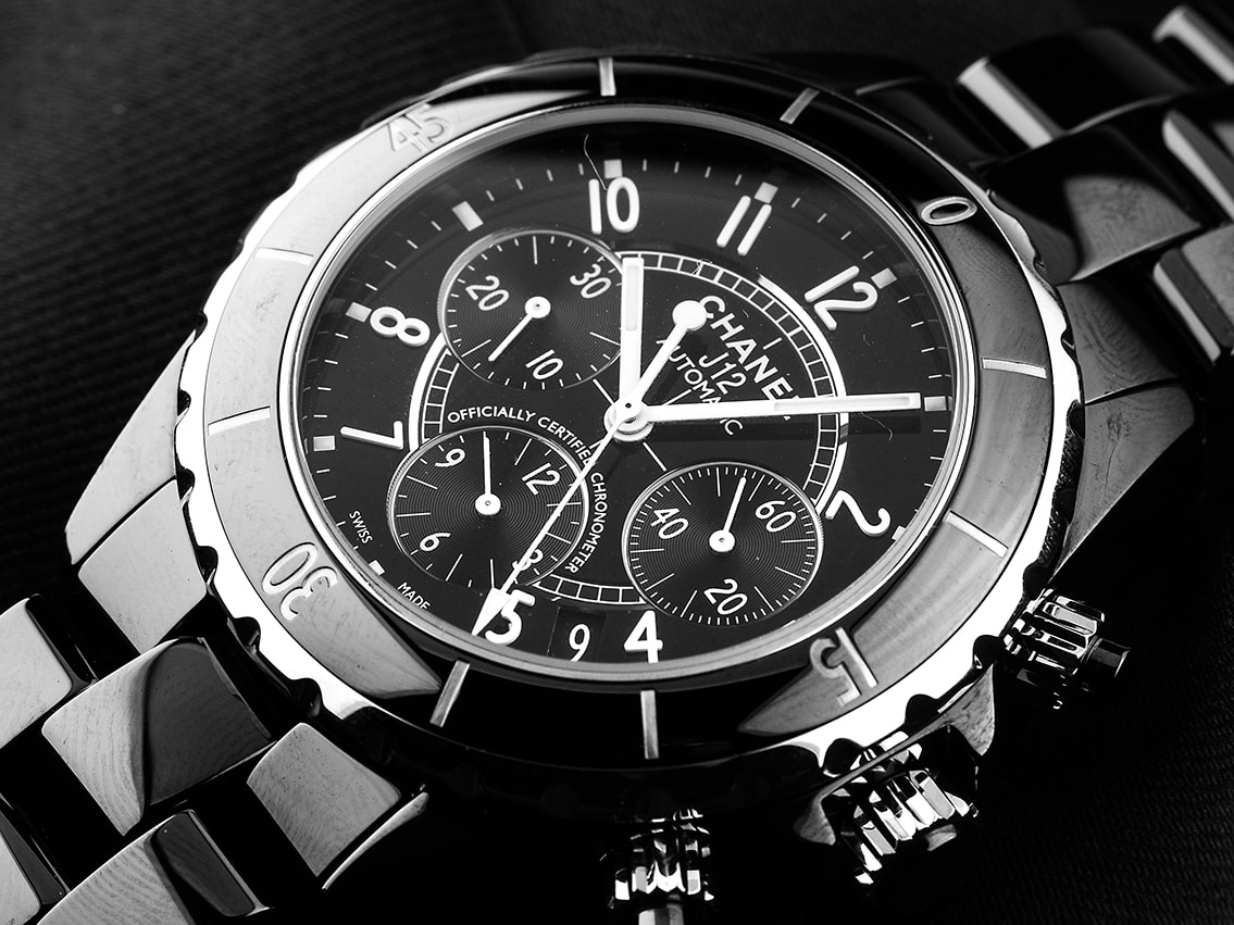 Chanel J12 – Ref. H0940, New – 3/7