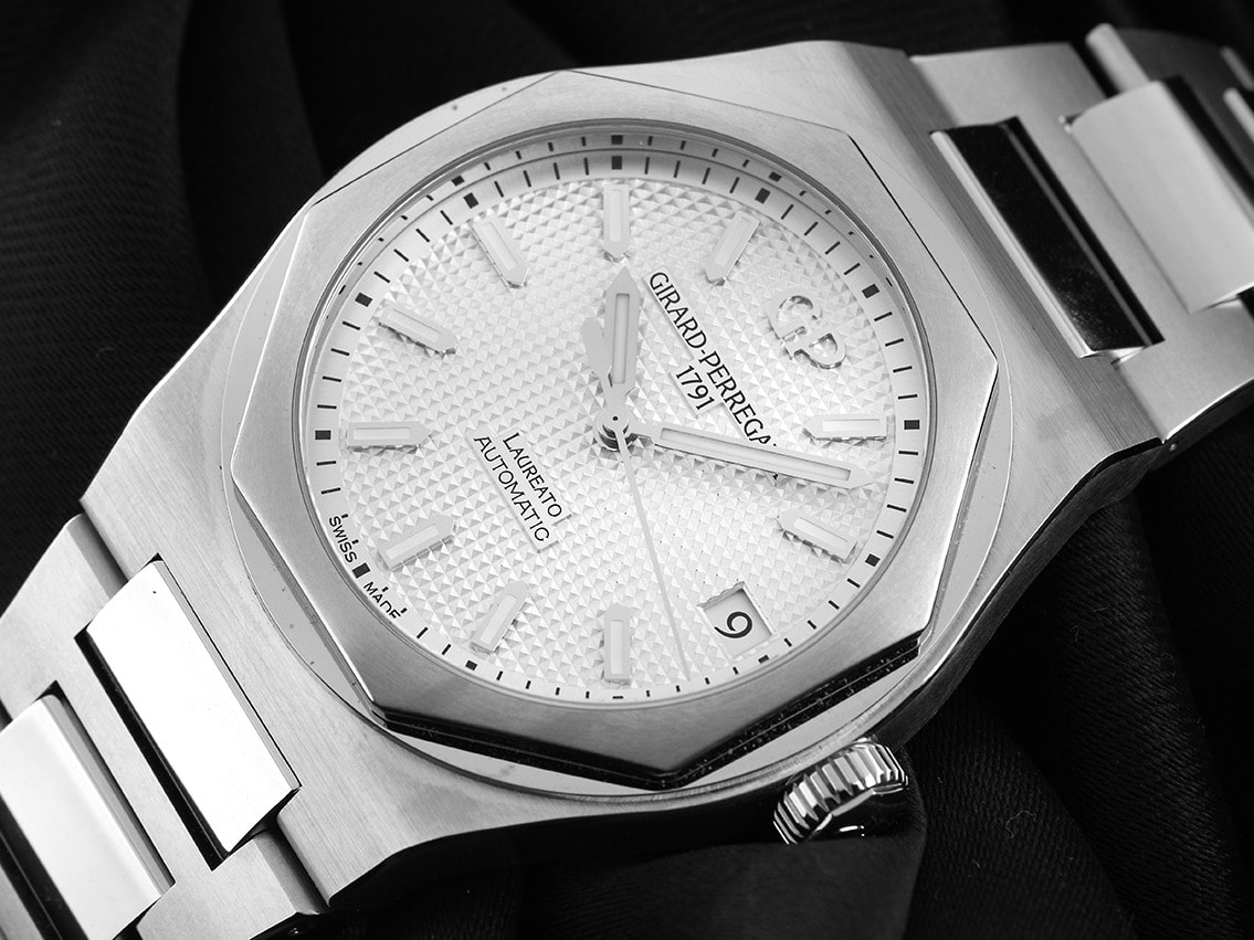 Girard Perregaux Laureato – Ref. 81010-11-131-11A, New – 3/8