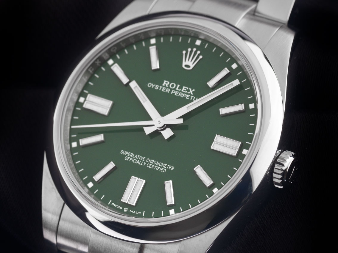 Rolex Oyster Perpetual – Ref. 124300, like new – 3/9