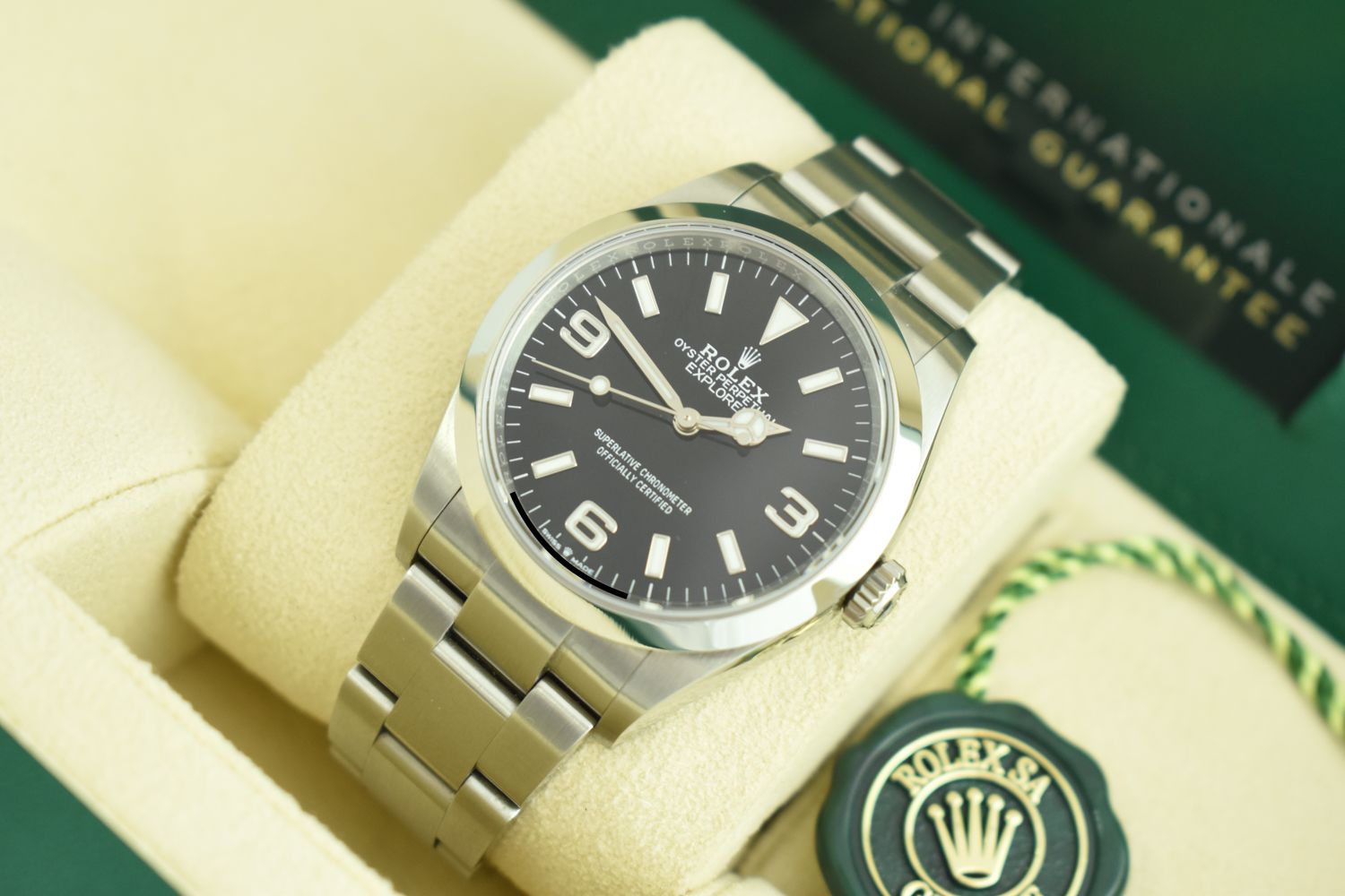 Rolex Explorer 36 – Ref. 124270, Sehr gut – 9/9