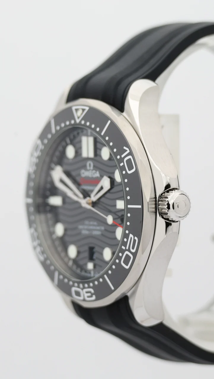 Omega Seamaster Diver 300M – Ref. 21032422001001, Wie neu – 3/9