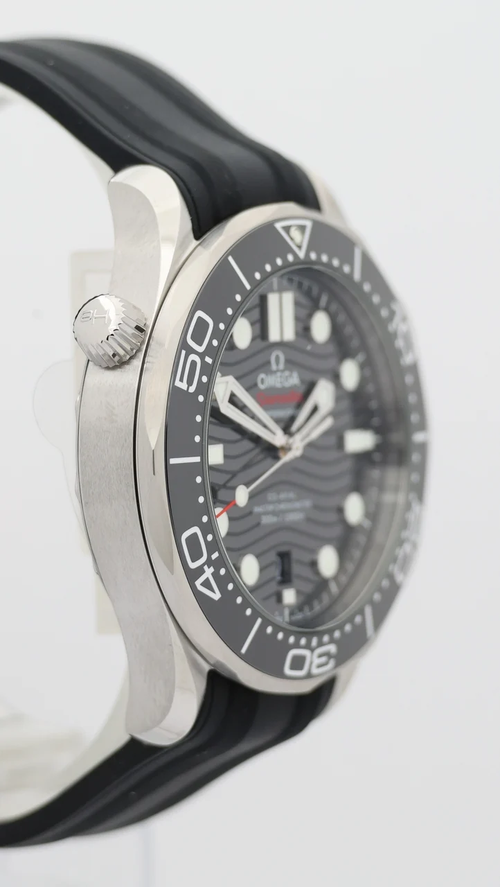 Omega Seamaster Diver 300M – Ref. 21032422001001, Wie neu – 8/9