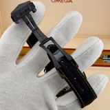 Omega Speedmaster Dark Side of the Moon – Ref. 310.92.44.50.01.001, Neu – 14/17