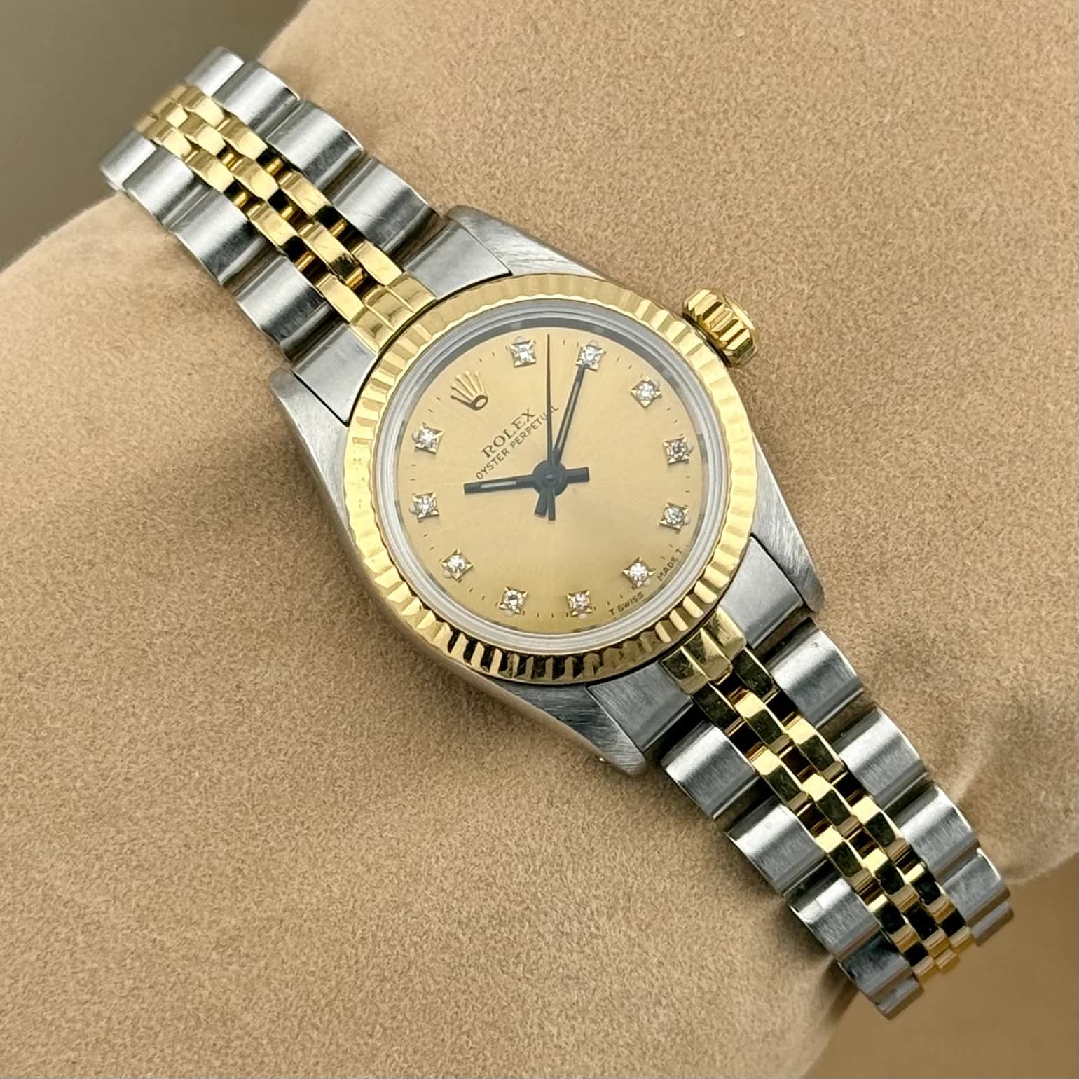 Rolex Oyster Perpetual – Ref. 67193, Sehr gut – Bild 1/17