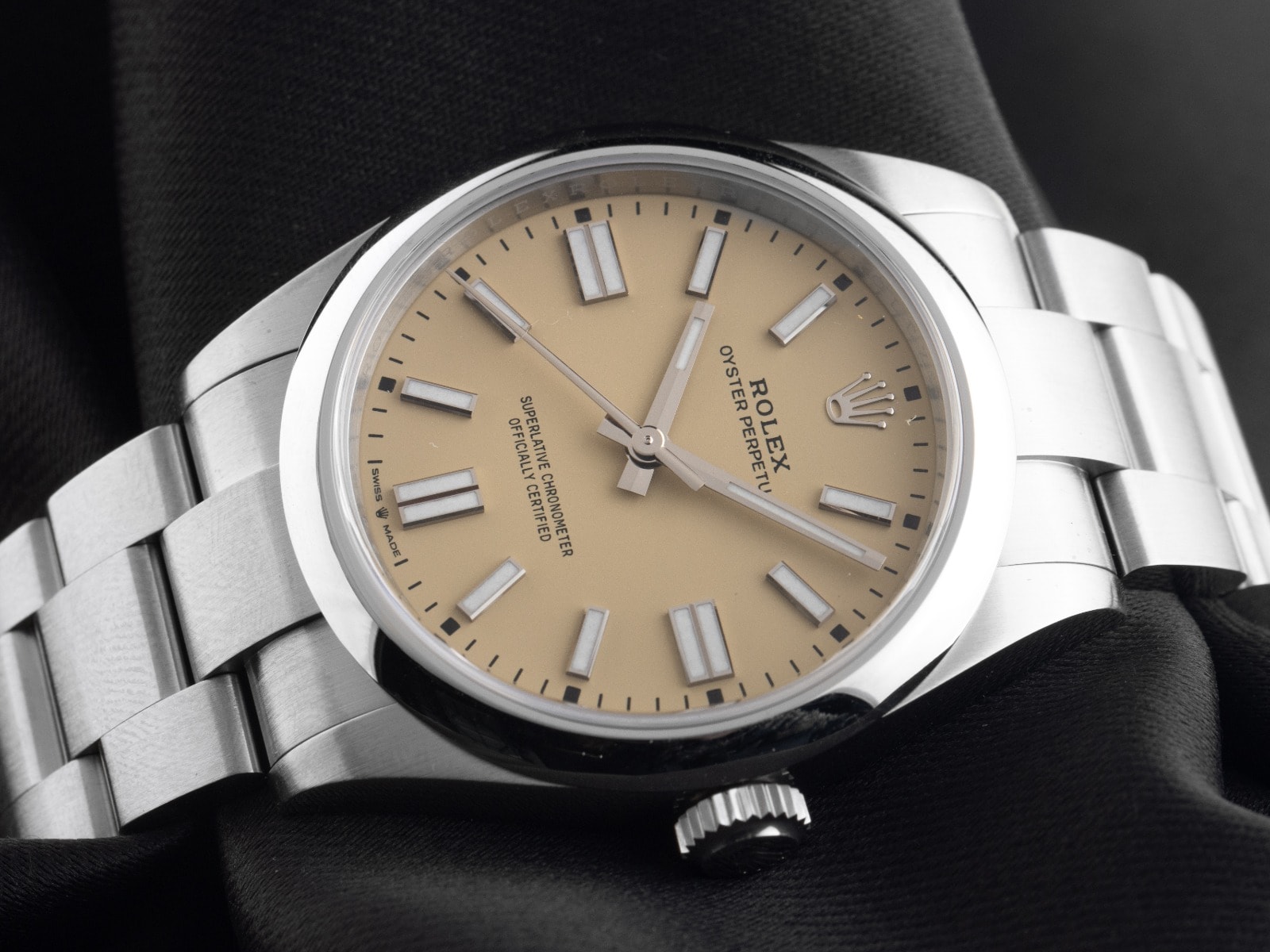 Rolex Oyster Perpetual – Ref. 134300, New – 3/8